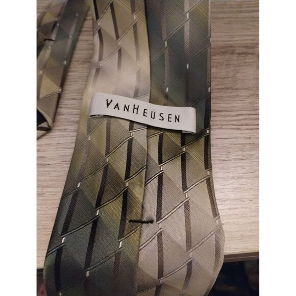 Van Heusen 100% Silk Geometric Diamond Pattern Tie 56" - Picture 3 of 3
